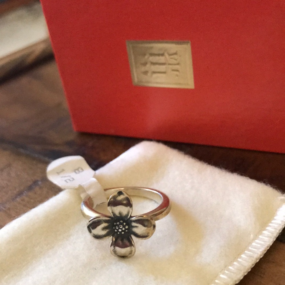 James Avery “The Dogwood” Ring *Retired Design*